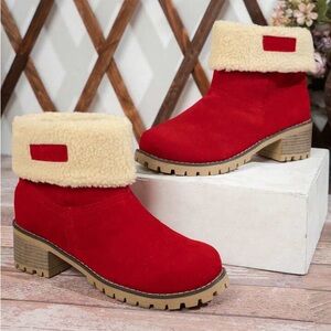 🎄3x$50 Red Snow Boots With Wool Trim.